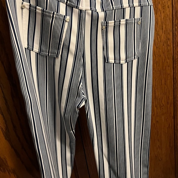 NWOT Thrill stretch capris size 2X (24C23) - Picture 5 of 7